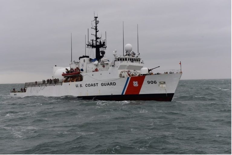 Cutter Seneca Returns Home Following 42-Day Mid-Atlantic Patrol